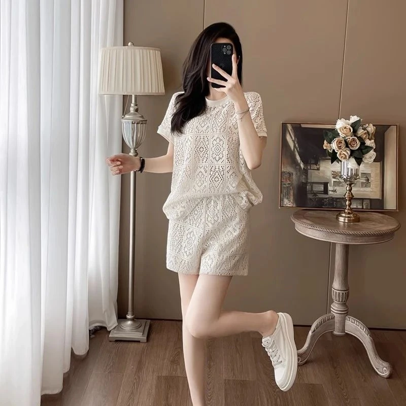 夏季时尚休闲套装女2025新款网红洋气减龄镂空蕾丝上衣短裤两件套