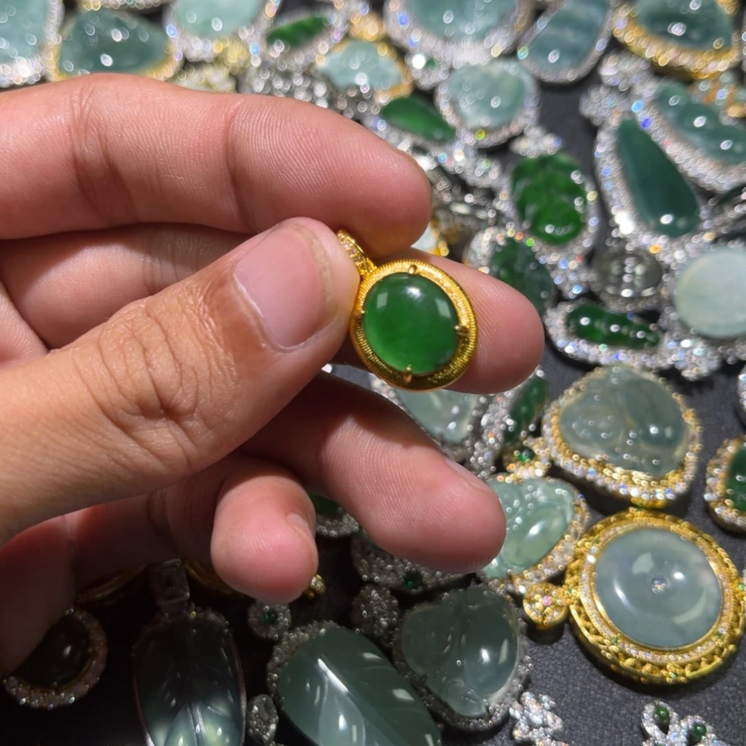 翡翠未镶嵌吊坠(不含链)