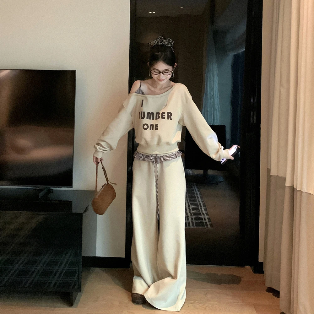 秋季浅卡其撞色斜肩字母卫衣露肩上衣拼接格子休闲阔腿长裤套装