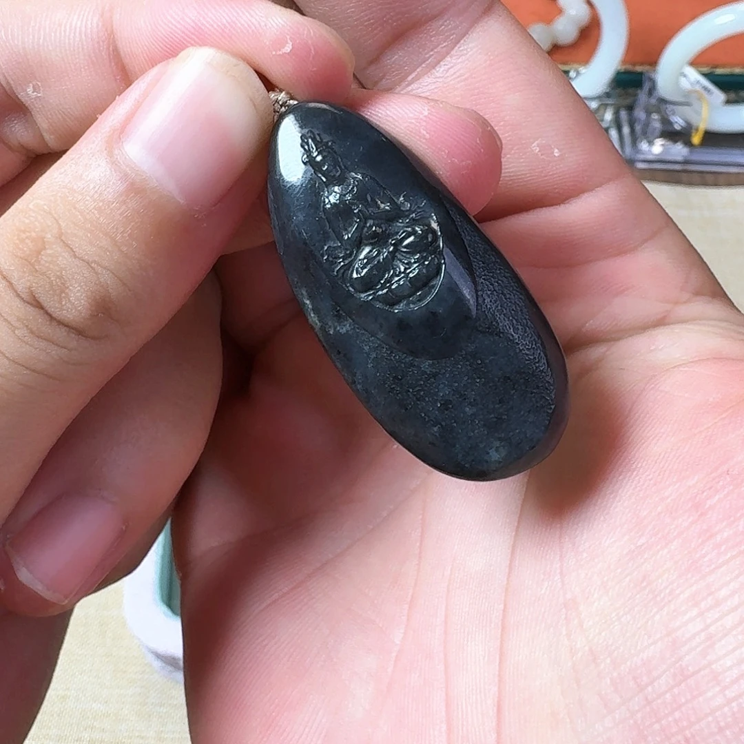 颈饰未镶嵌和田玉