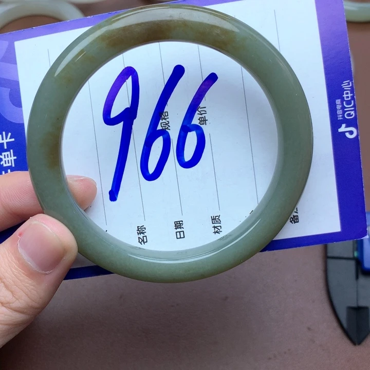 和田玉未镶嵌手镯62