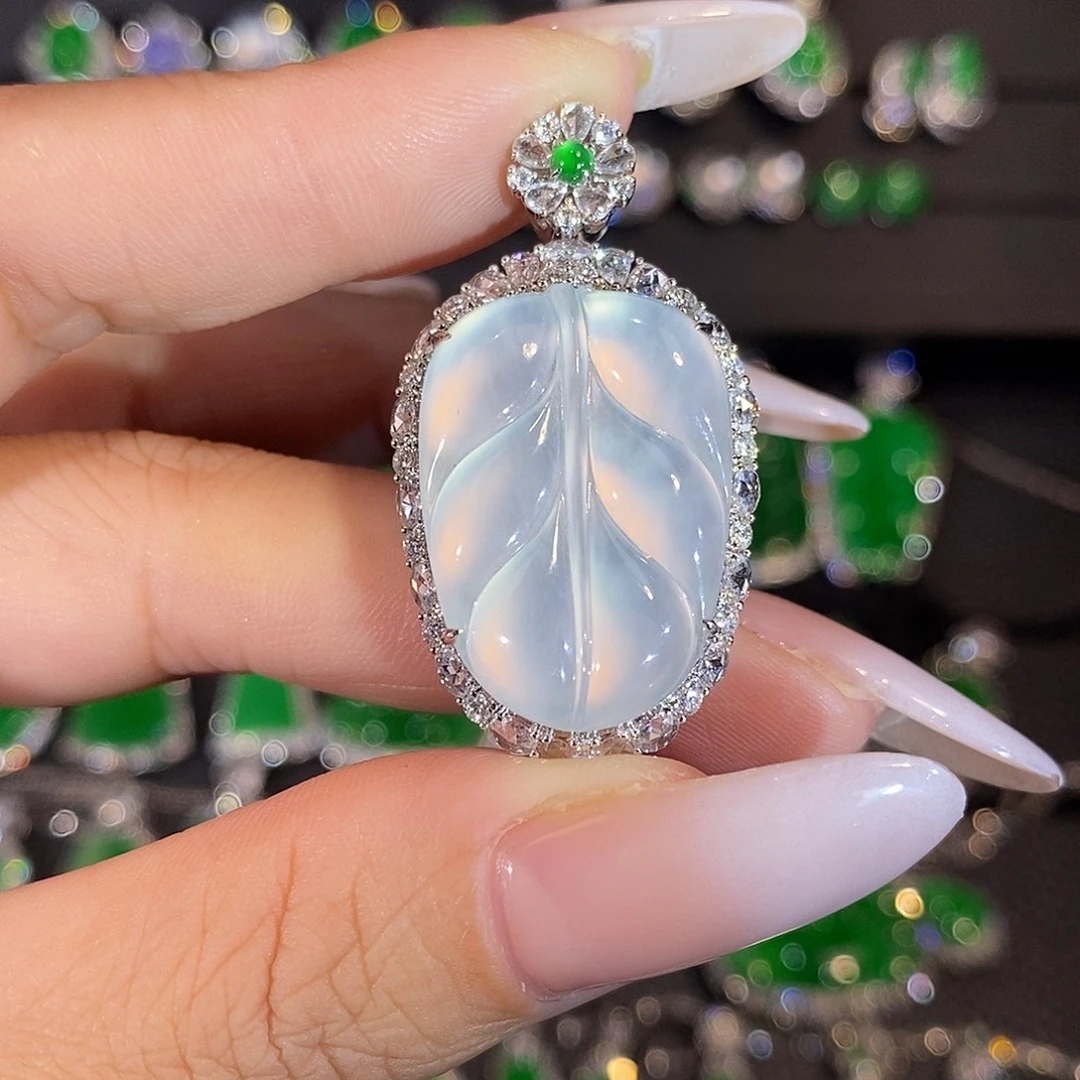 翡翠18K金镶嵌吊坠(不含链)叶子吊坠