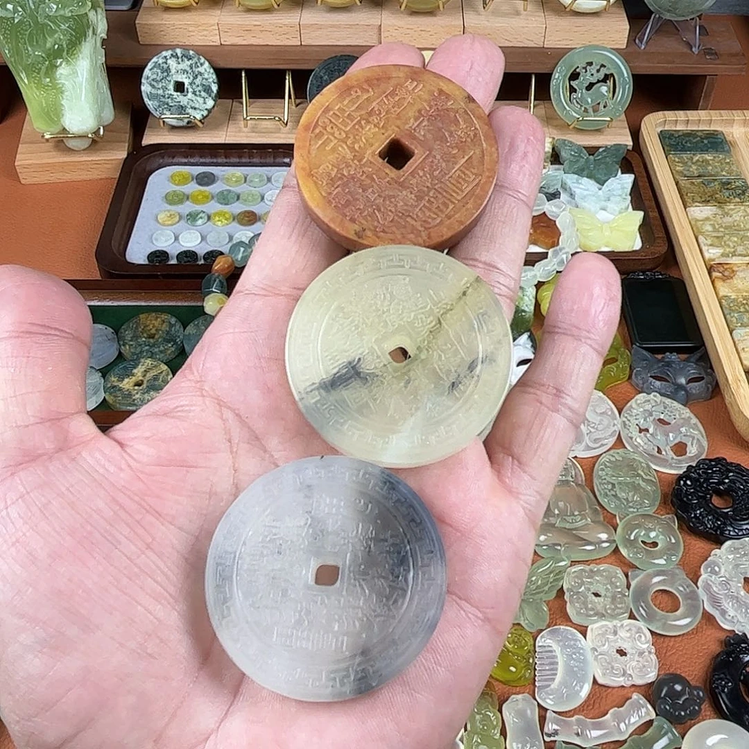 亐***㔓蛇纹石玉未镶嵌颈饰