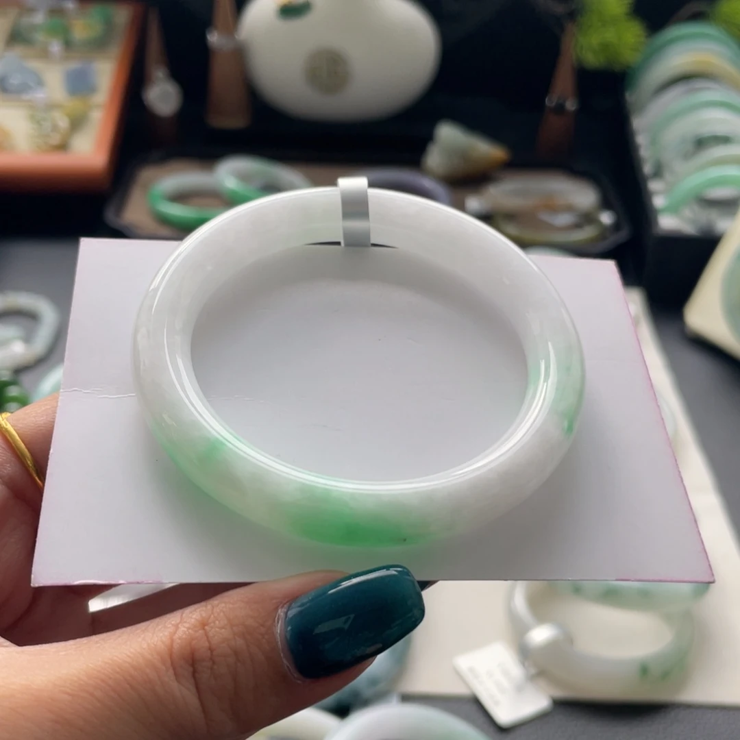 翡翠未镶嵌手镯35号56圆条纹