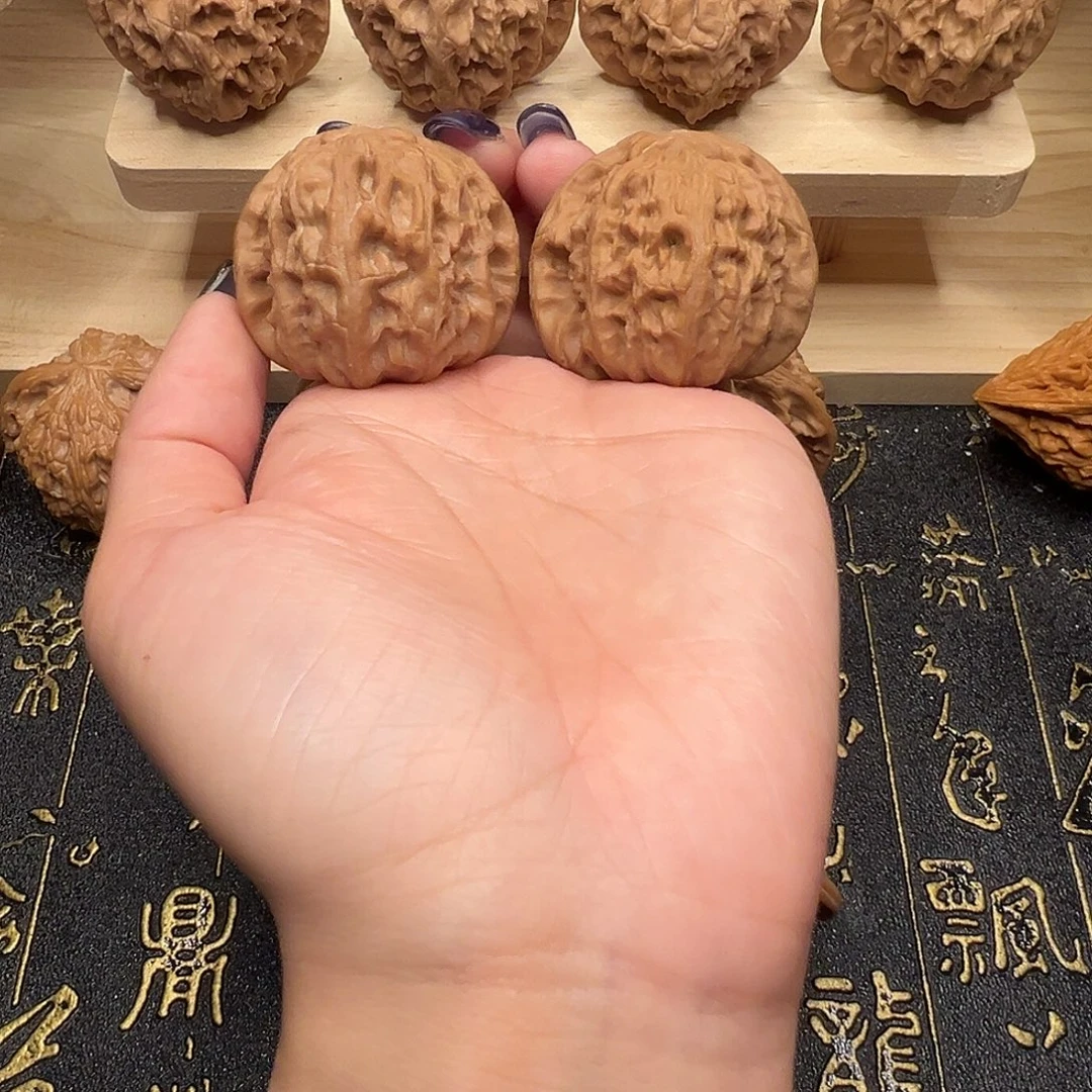 把件桃核白狮子40手把件