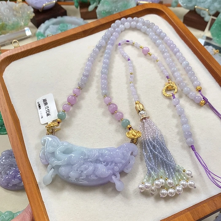 翡翠未镶嵌颈饰翡翠吊坠