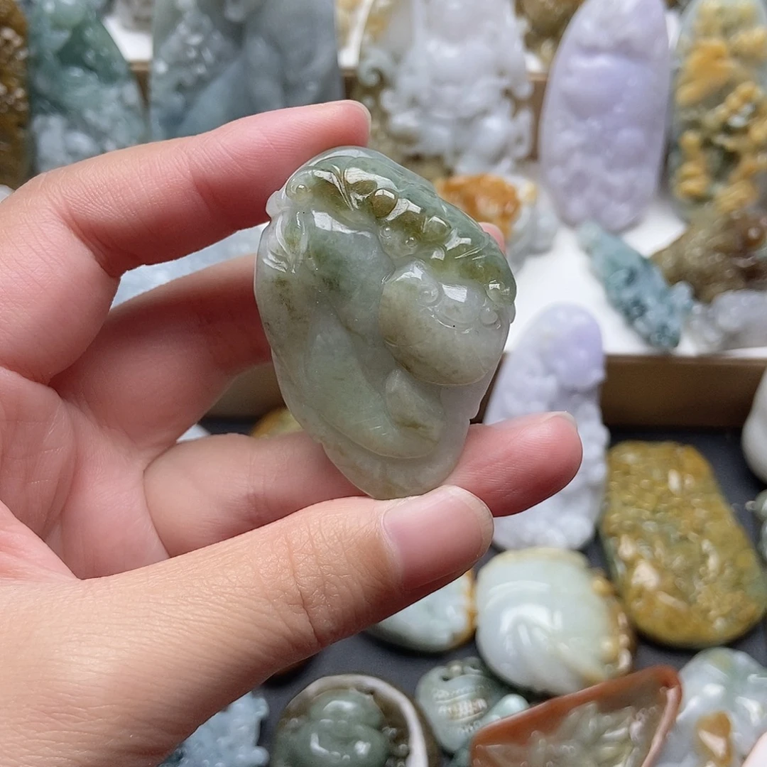 翡翠未镶嵌颈饰翡翠