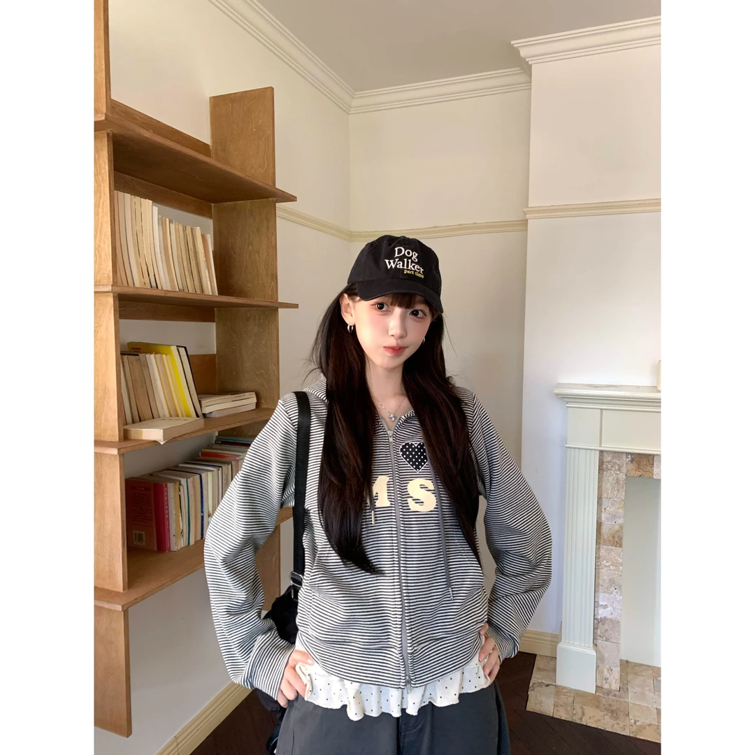 美式复古爱心条纹连帽卫衣女秋季新款设计感宽松开衫外套#W1081