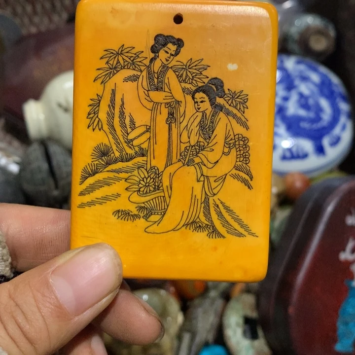 用***)瓷片同事在外面玩游戏玩手机了，
