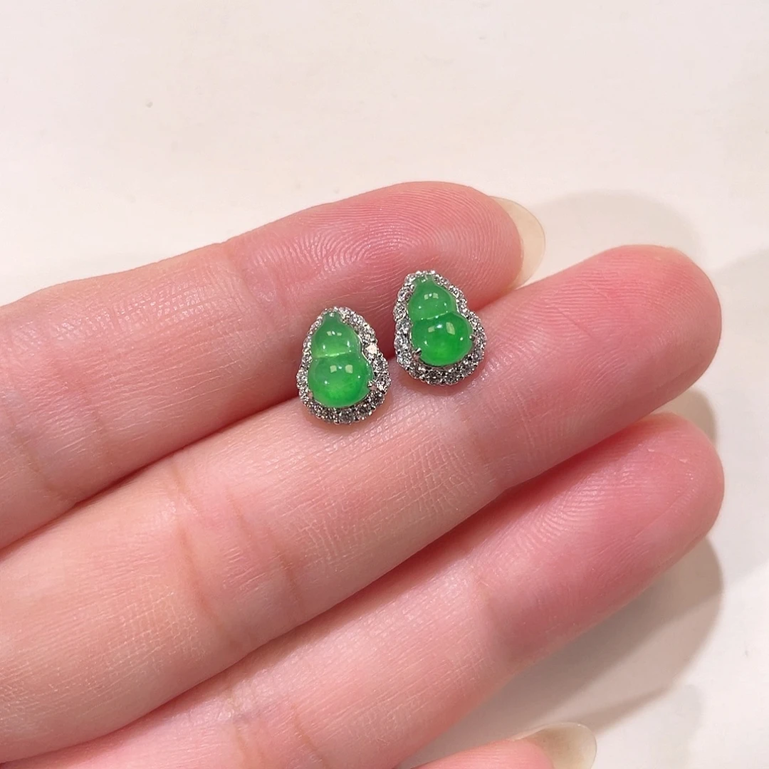 翡翠18K金镶嵌耳饰南非钻