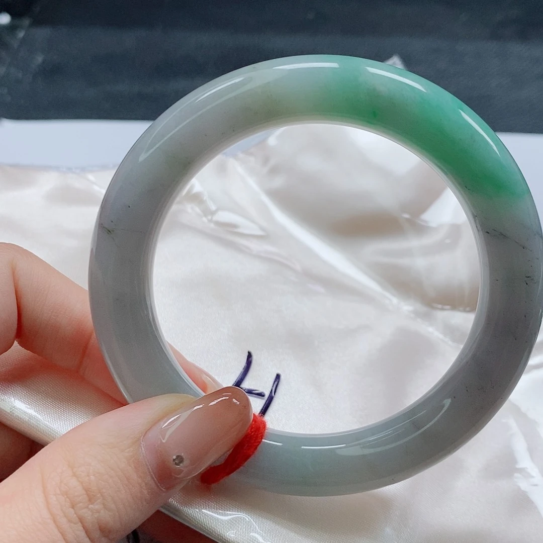 【闪购商品】未镶嵌手镯（圆镯）翡翠466号