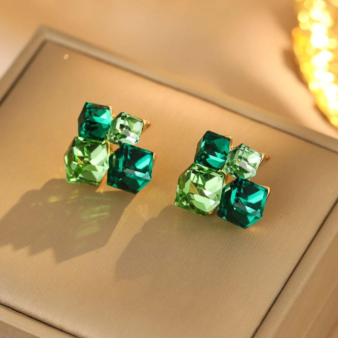 铜合金合成锆石耳饰 【容儿专属】气质轻奢绿色复古小众欧美耳环