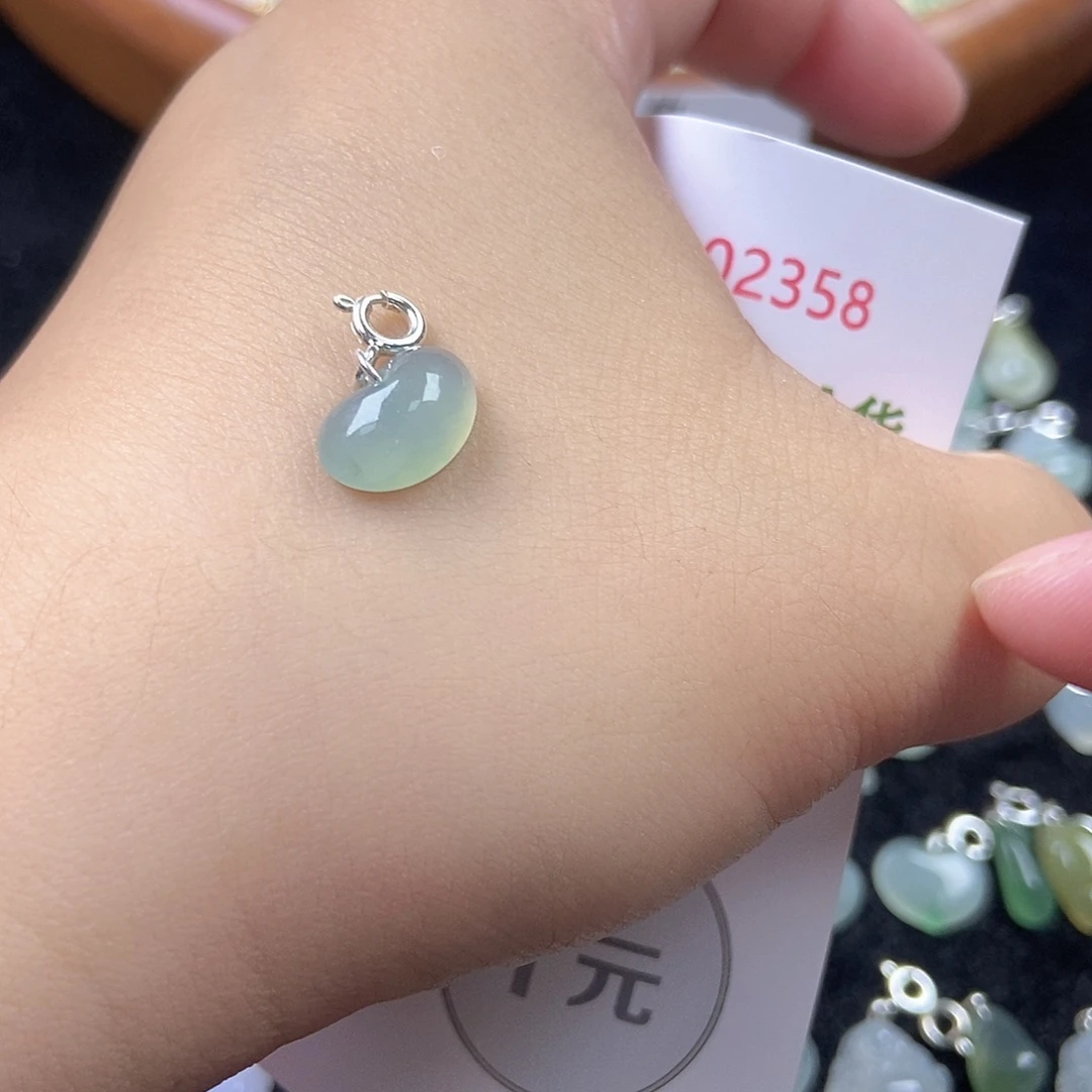 未镶嵌挂件翡翠天然