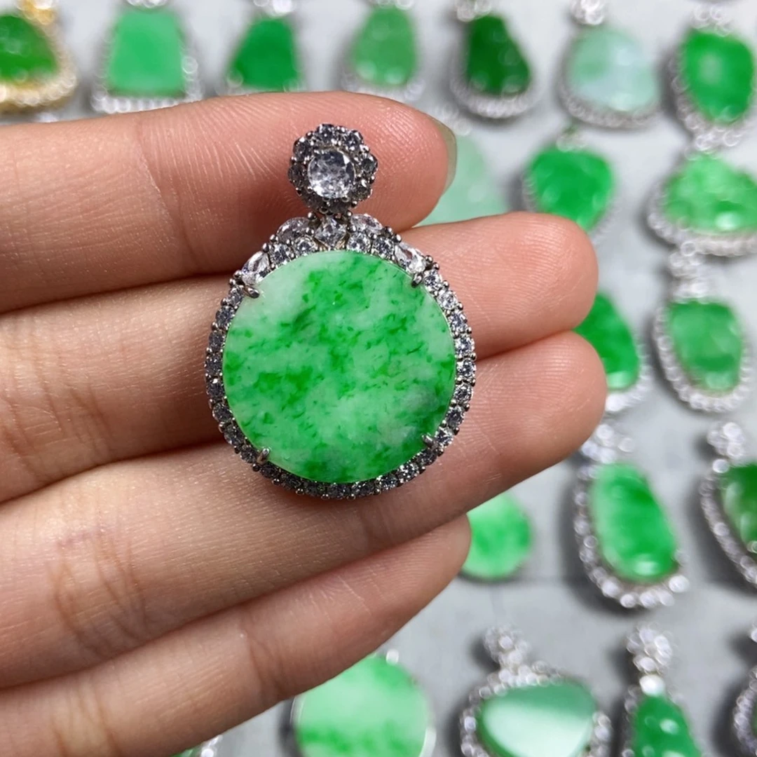 颈饰未镶嵌翡翠圆