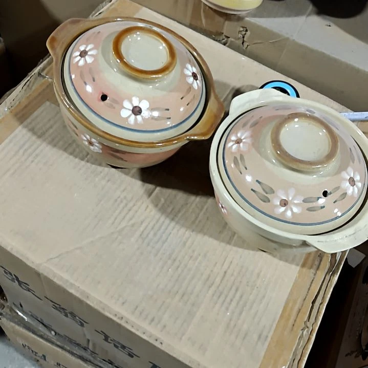 摆件盘子碗茶壶啥都有