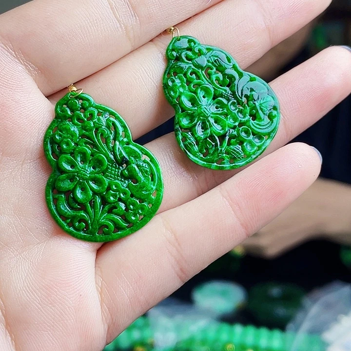 翡翠18K金镶嵌颈饰多样性