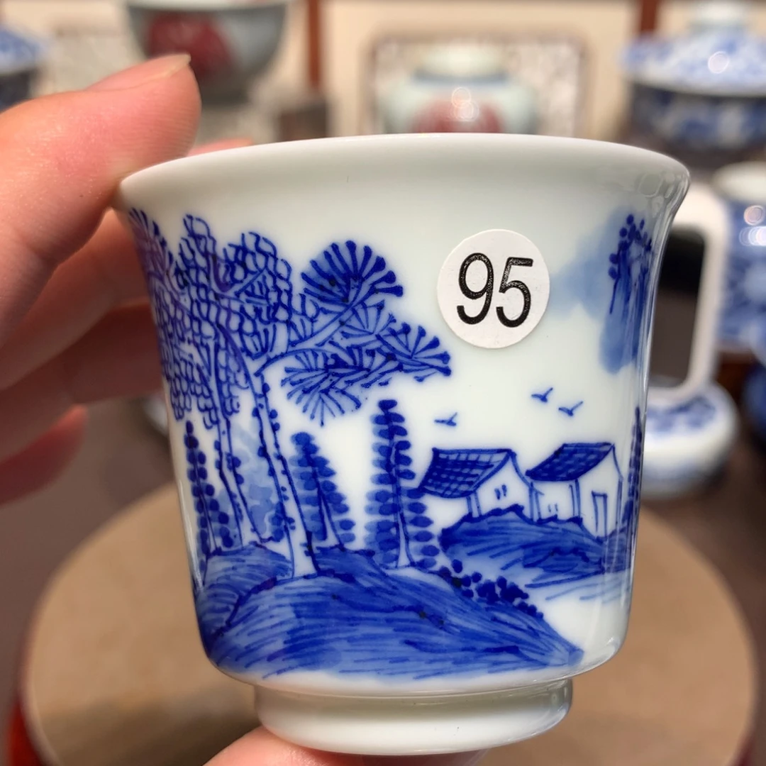 臆***生95青花山水主人杯qk108