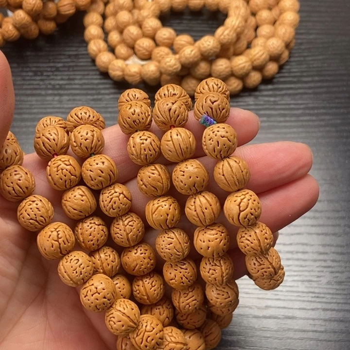 M***y吊坠桃核脖挂发货200