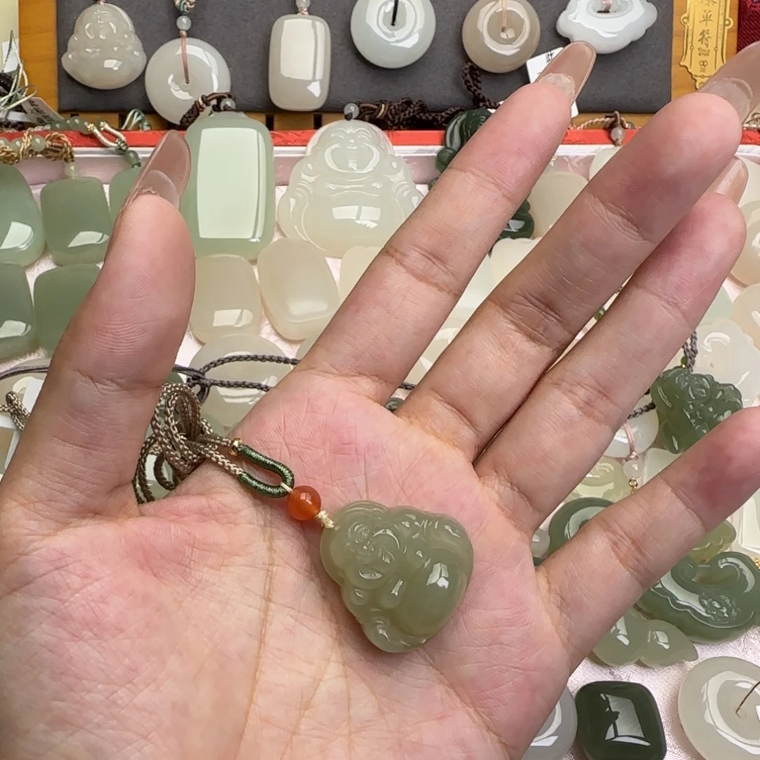 颈饰未镶嵌和田玉