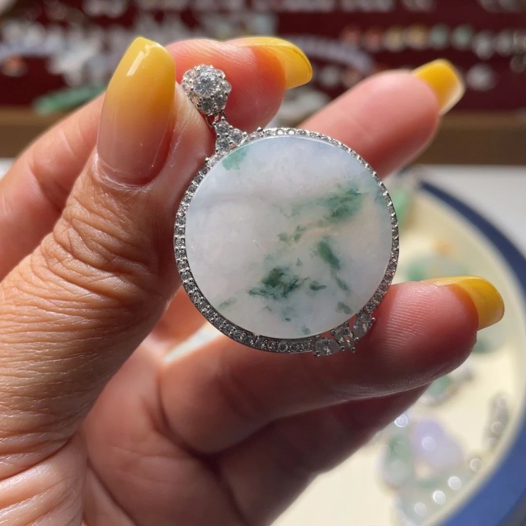 翡翠银S925镶嵌颈饰无事牌