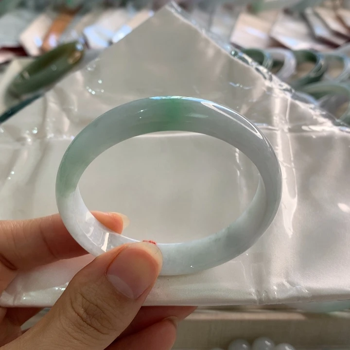翡翠未镶嵌手镯白底青54.5