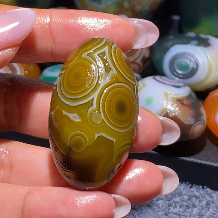 玛瑙/玉髓未镶嵌珠宝奇石39