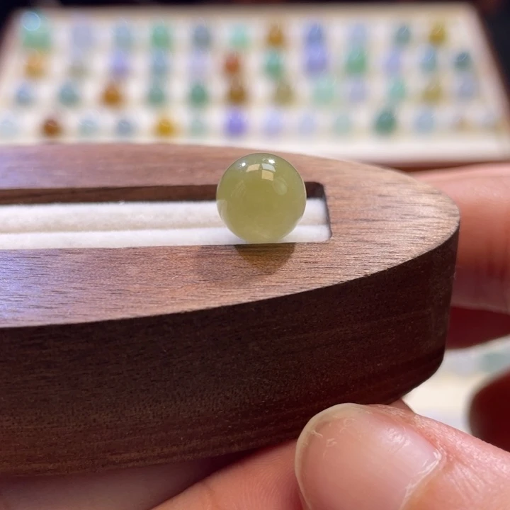 散珠翡翠冰秋香圆珠卡9.5mm