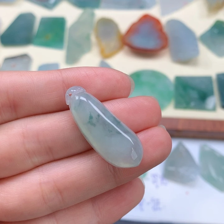 P***a翡翠未镶嵌颈饰天然缅甸翡翠包邮