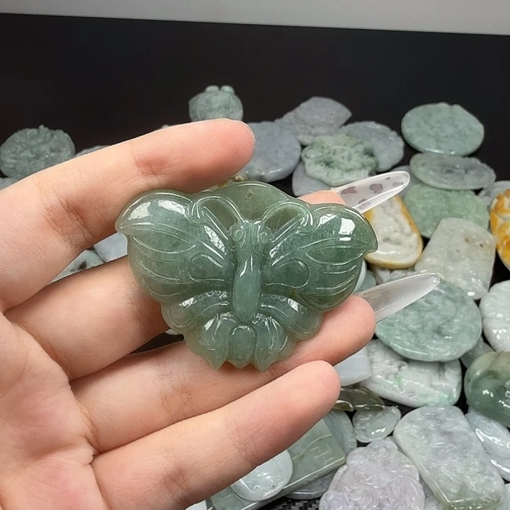 翡翠未镶嵌颈饰翡翠