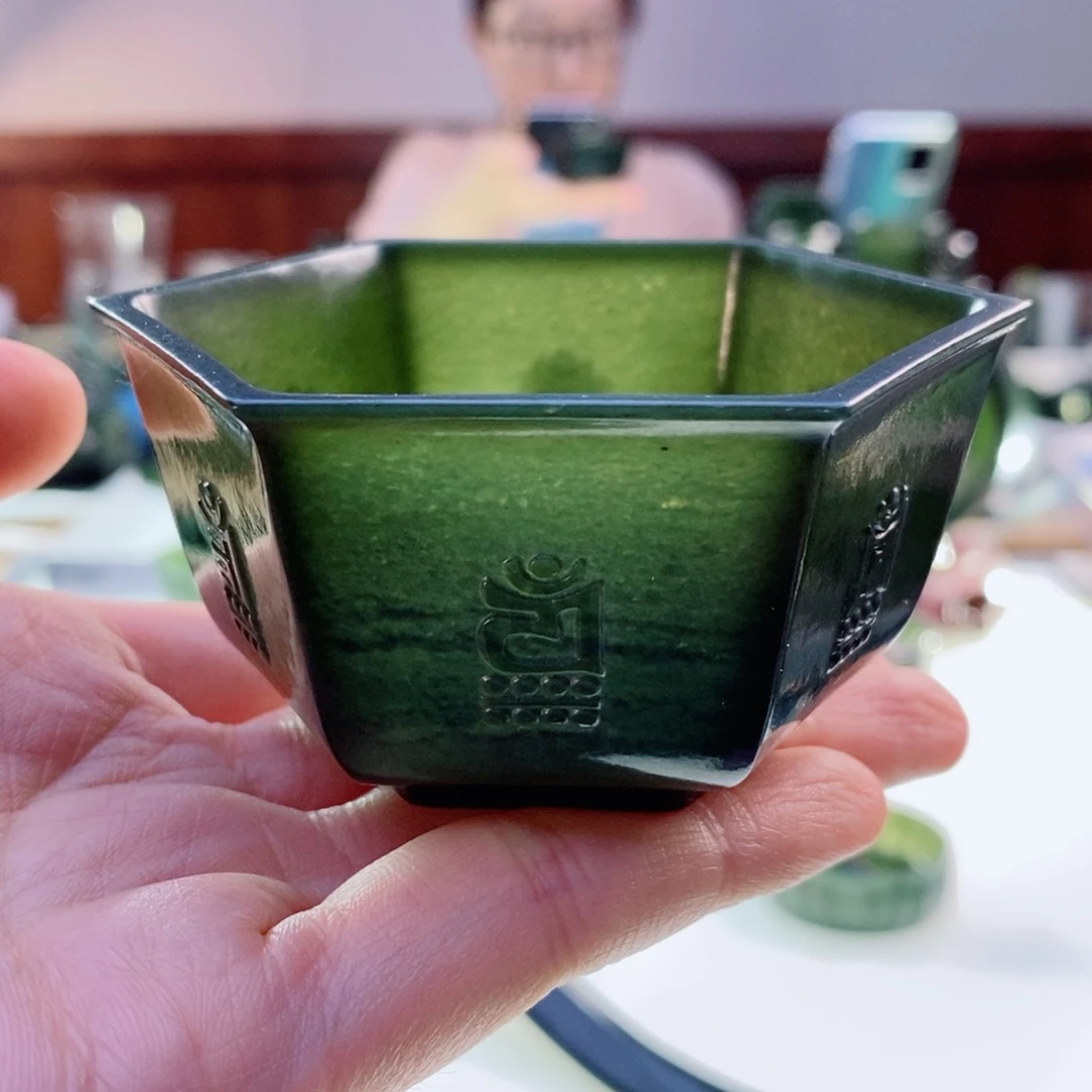 未镶嵌和田玉（青玉）摆件六字款