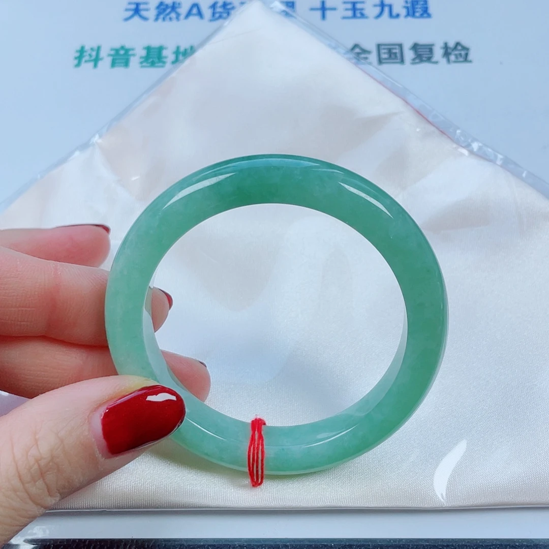翡翠未镶嵌手镯圈口55宽11.8厚9