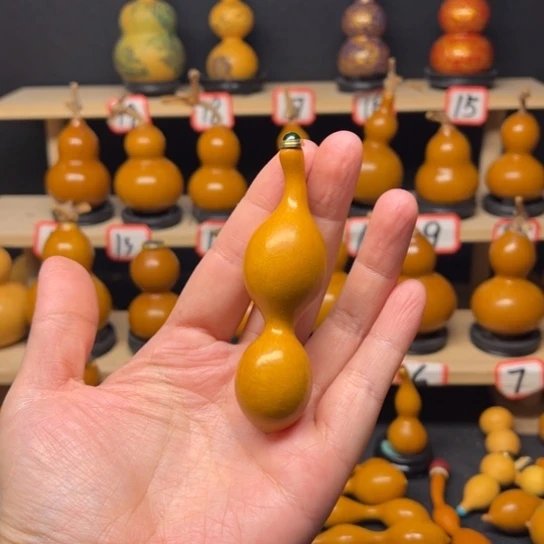 ༺****༻天然小葫芦手把件