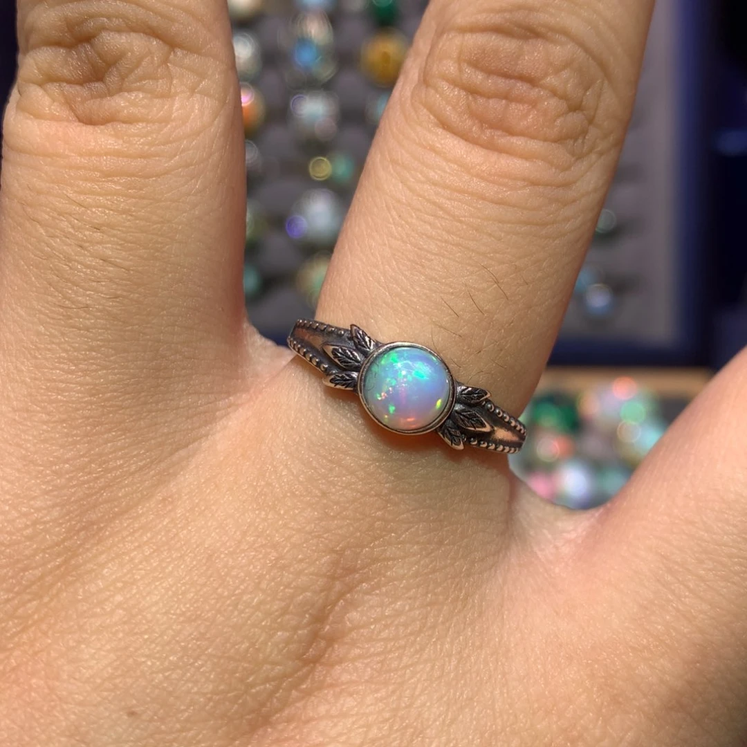 银S925镶嵌欧泊戒指