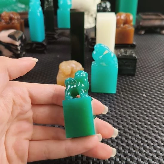 楚***件寿山石印石雅安绿钮章微瑕