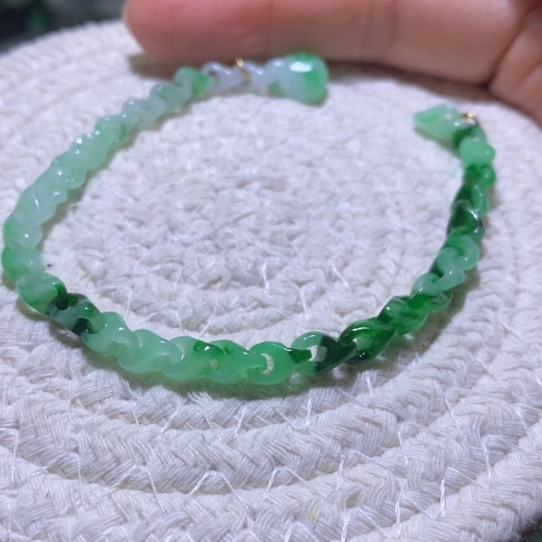 璇***儿未镶嵌定制翡翠毛货