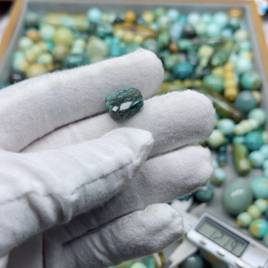 绿松石未镶嵌挂件