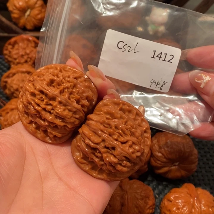 无***卜文玩核桃把件精品