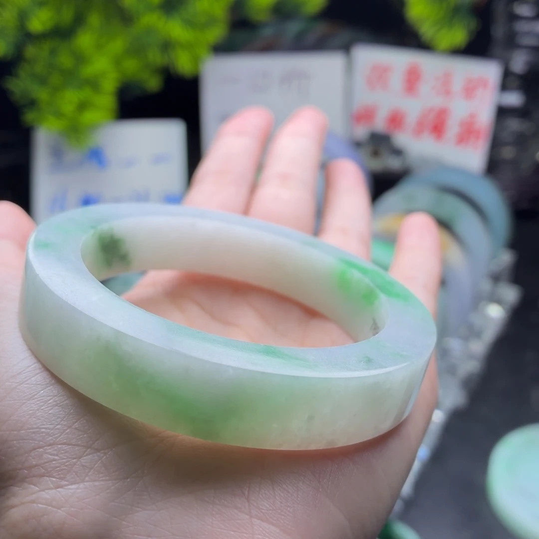 恩***硕定制翡翠未镶嵌翡翠