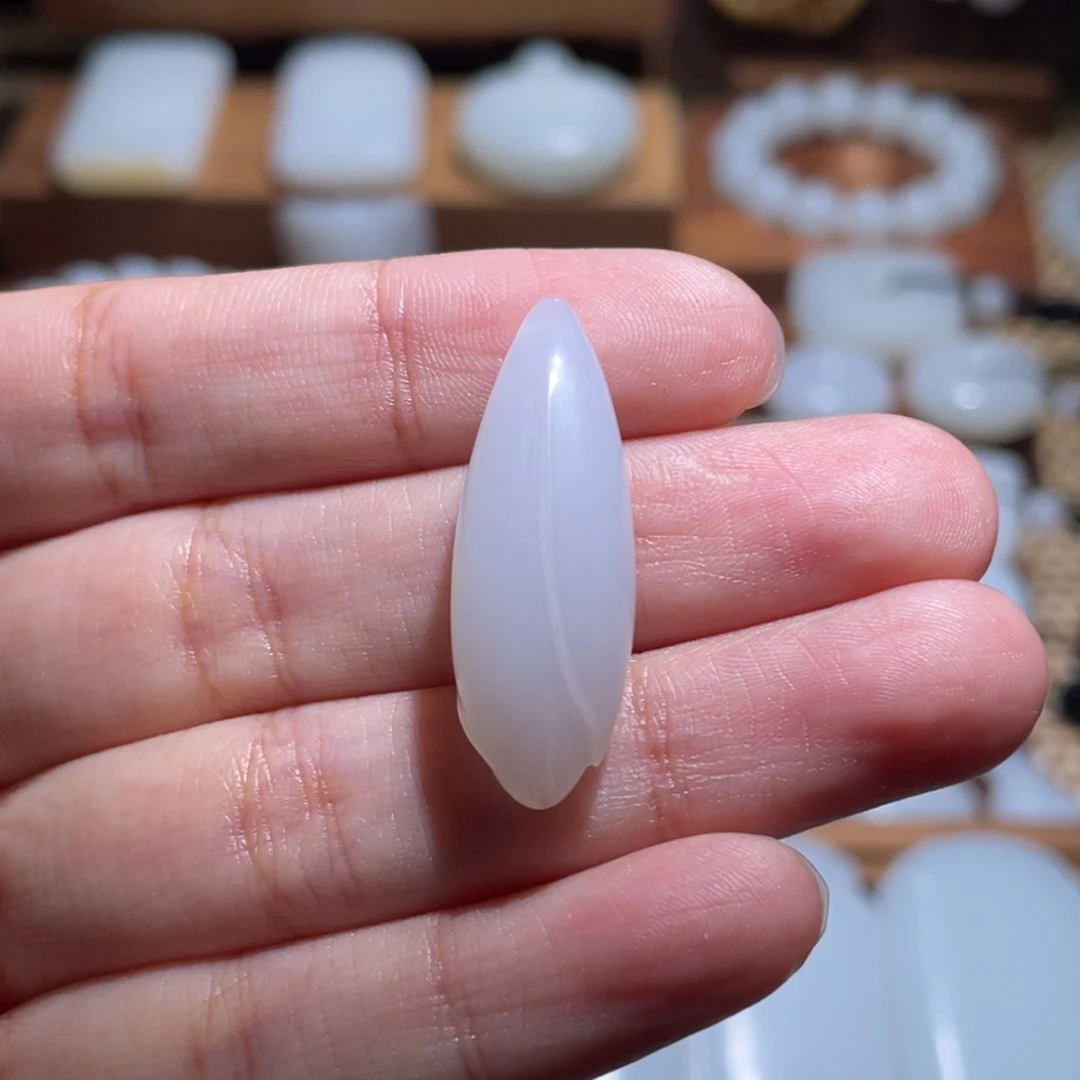 未镶嵌手链和田玉玉兰花