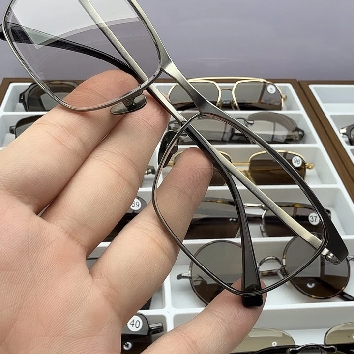 方款纯钛，天然水晶石头镜