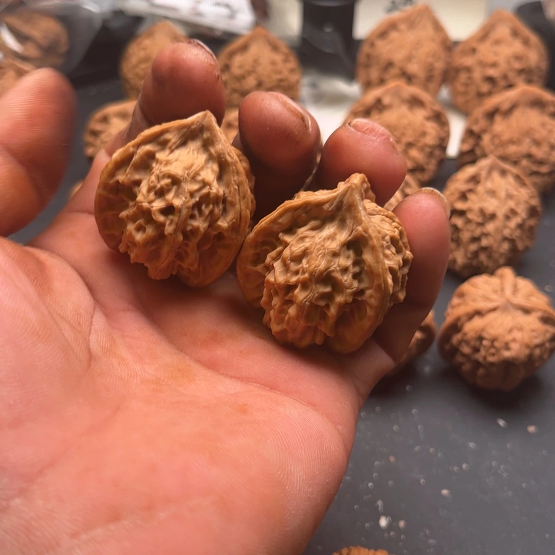 挖***聪吊坠文玩核桃盘山三棱