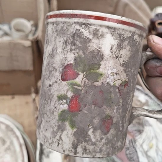 茶盏陶瓷盘子碗啥都有