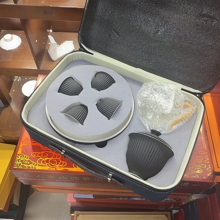 高端陶瓷茶具套装等。