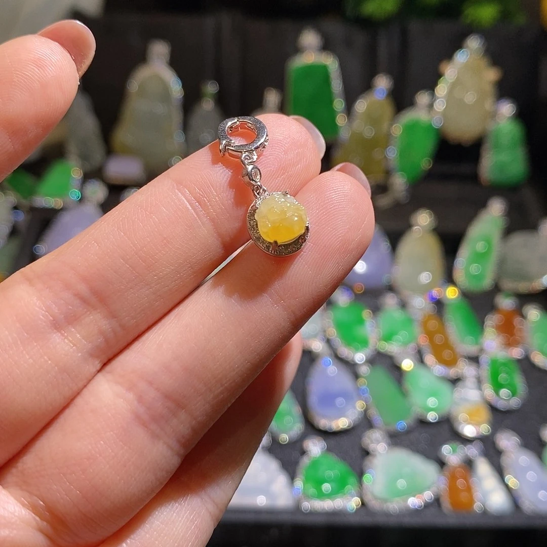 颈饰银S925镶嵌翡翠九*柠天然翡翠