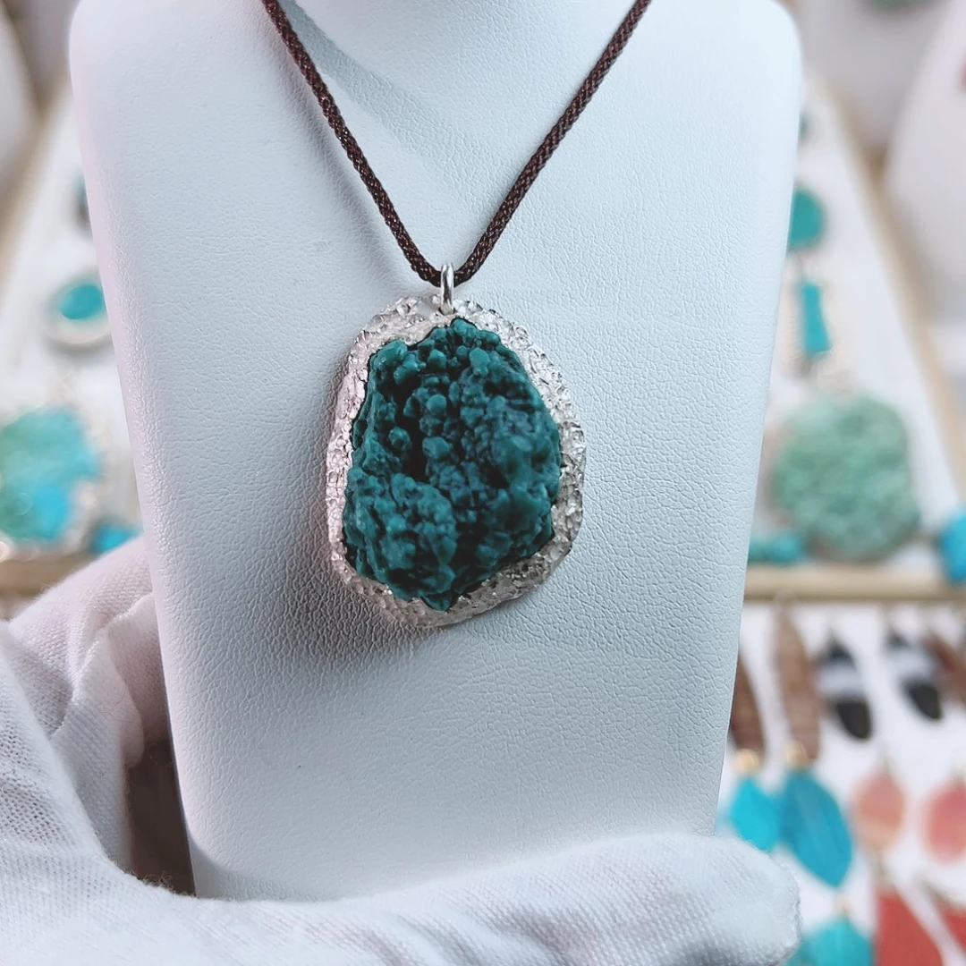 绿松石颈饰未镶嵌