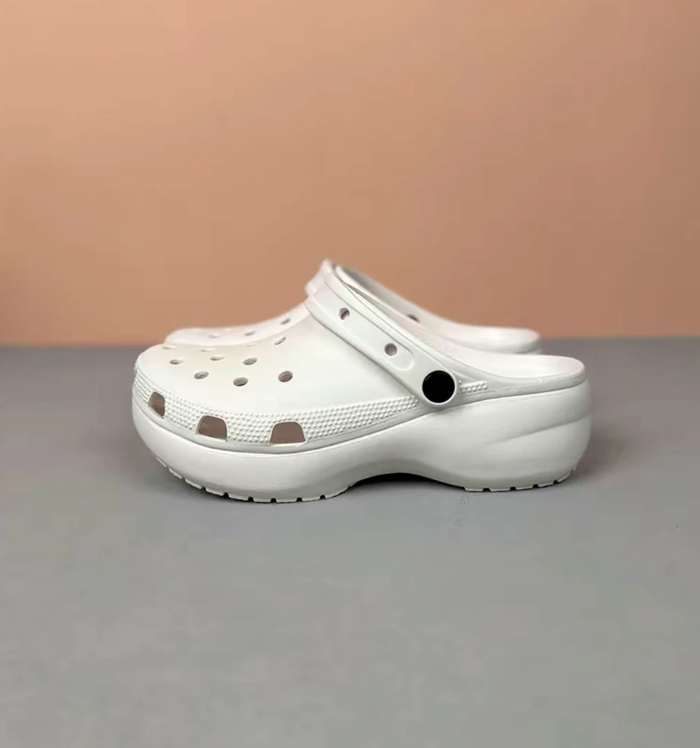 云垛洞洞鞋全新未拆封