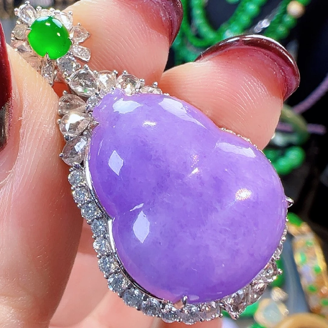 翡翠18K金镶嵌颈饰签收后24小时鉴赏期