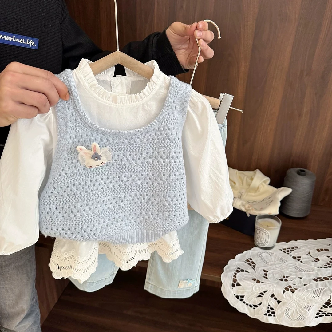 女宝宝马甲衬衫套装女童春装2025新款女婴儿毛衣背心娃娃衫套装