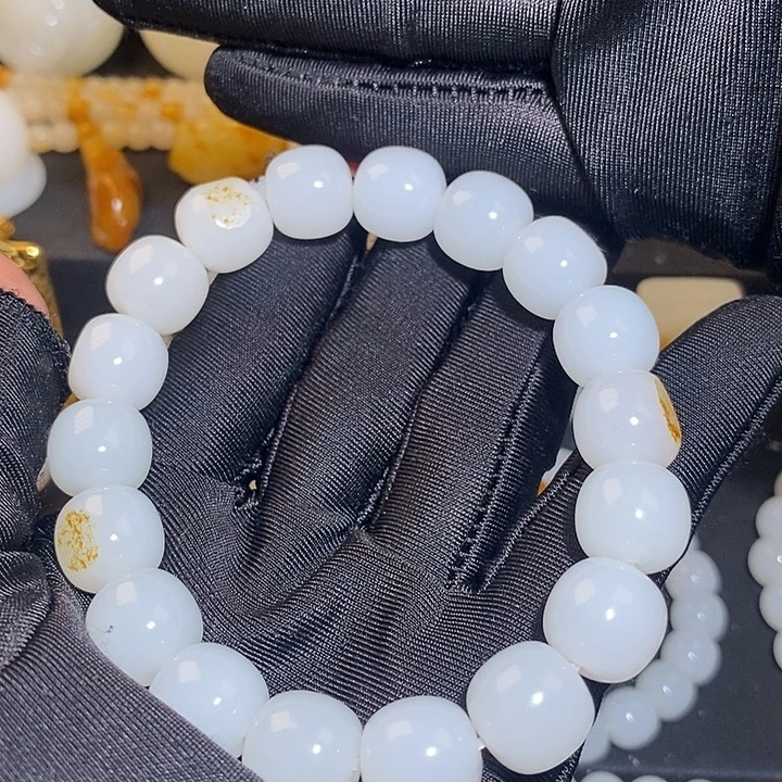 倔***牛和田玉（糖玉）未镶嵌手链