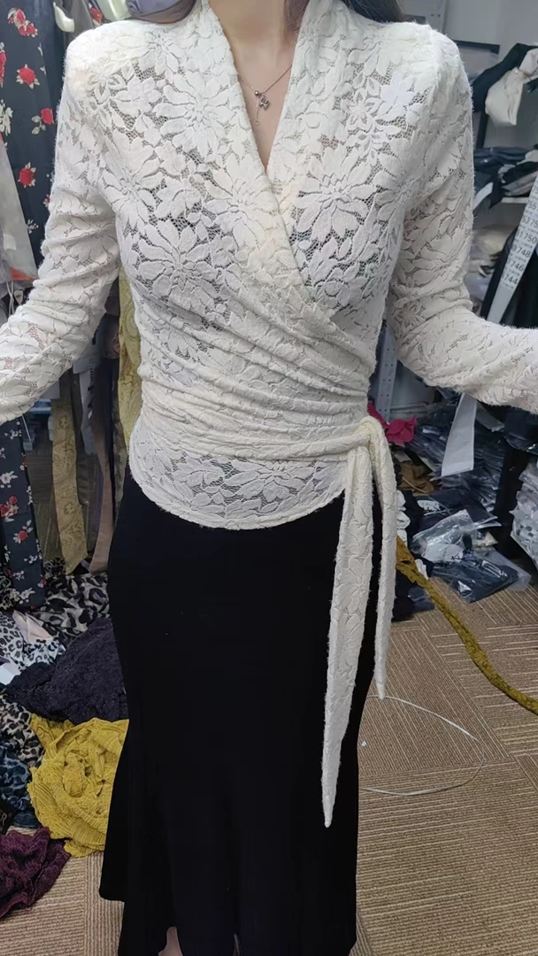 无袖露肩短袖T恤圆领女士辣妹坎袖黑色拼接显瘦